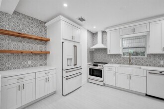 1430 Michigan Ave in Miami Beach, FL - Building Photo - Building Photo