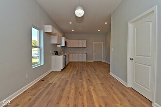 1006 Eugene St in Indianapolis, IN - Building Photo - Building Photo