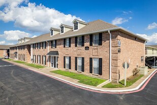 Belmont Place/La Fontaine in Houston, TX - Building Photo