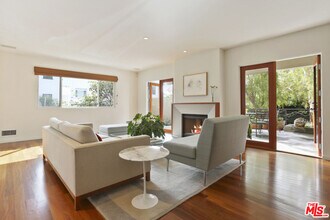 217 Ashland Ave in Santa Monica, CA - Building Photo - Building Photo