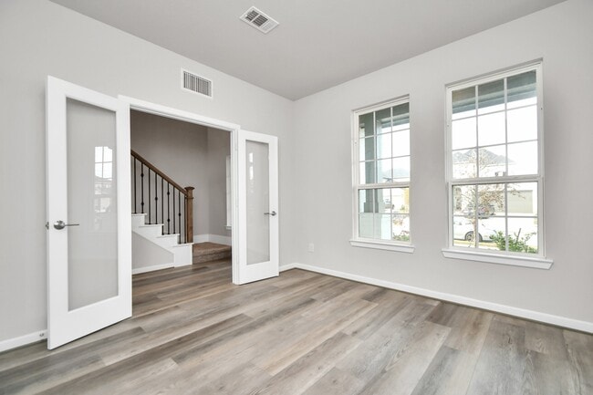 property at 1218 Raburn Run Ln