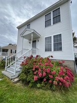 16 E Atlantic Ave in Rye, NH - Building Photo