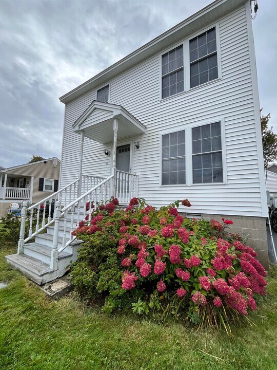 16 E Atlantic Ave in Rye, NH - Foto de edificio