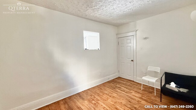 938 Gerrard St E in Toronto, ON - Building Photo - Building Photo