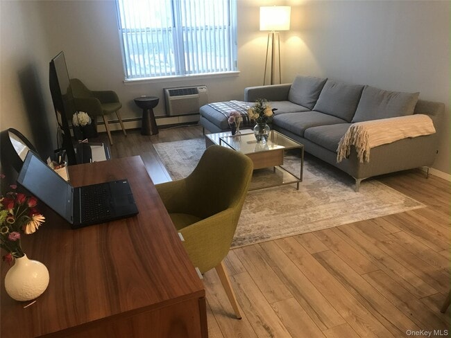 400 Mt Pleasant Ave in Mamaroneck, NY - Building Photo - Building Photo