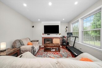 2227 Avalon Ct S in Buffalo Grove, IL - Building Photo - Building Photo