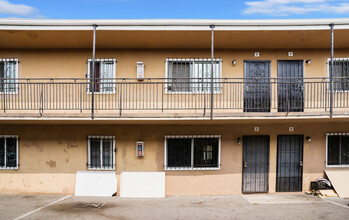 8102-8104 Compton Ave in Los Angeles, CA - Building Photo - Building Photo