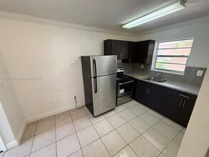 16118 NE 21st Ave in North Miami Beach, FL - Building Photo - Building Photo
