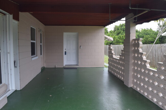 1622 NE Maureen Ct in Jensen Beach, FL - Building Photo - Building Photo