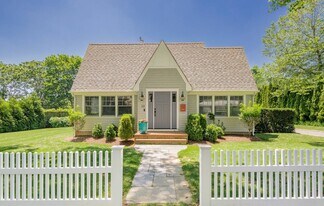 33 Talmage Ln in East Hampton, NY - Building Photo