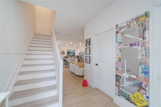 321 NE 208th Terrace in Miami, FL - Building Photo - Building Photo