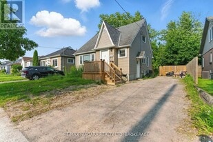 290 Scholfield Ave S in Welland, ON - Building Photo
