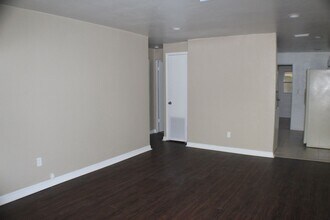 595 Brentwood Dr in Daytona Beach, FL - Building Photo - Building Photo