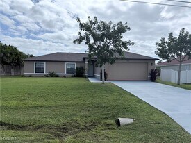2000 SW 3rd St in Cape Coral, FL - Building Photo