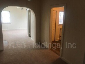 211 Maycox Ave in Norfolk, VA - Building Photo - Building Photo