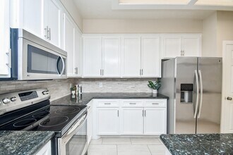 9625 Bayou Brook St in Houston, TX - Building Photo - Building Photo
