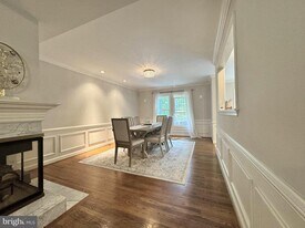 12121 Derriford Ct in Woodbridge, VA - Building Photo