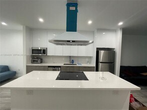 16002 NW 38th Pl in Miami Gardens, FL - Building Photo - Building Photo