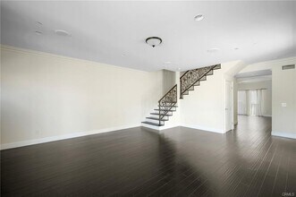 750 E Orange Grove Ave in Burbank, CA - Building Photo - Building Photo