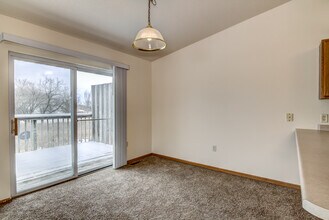 320 Scheidler Rd, Unit 4 in Chippewa Falls, WI - Building Photo - Building Photo