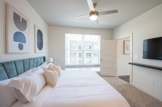 2048 Bolton Dr NW in Atlanta, GA - Building Photo - Building Photo