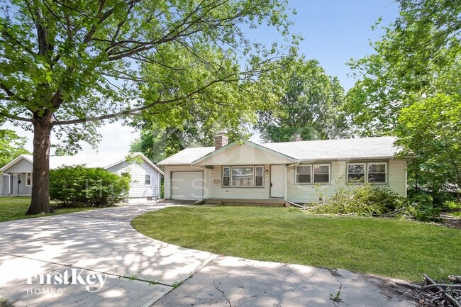 8813 Blue Ridge Blvd in Kansas City, MO - Foto de edificio - Building Photo