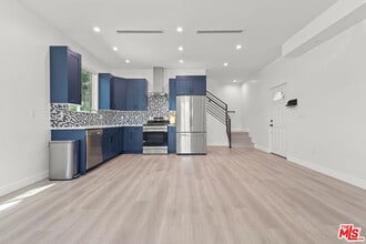 119-119 S Myers St in Burbank, CA - Building Photo - Building Photo