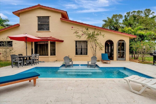 612 Montezuma Dr in Bradenton, FL - Building Photo - Building Photo