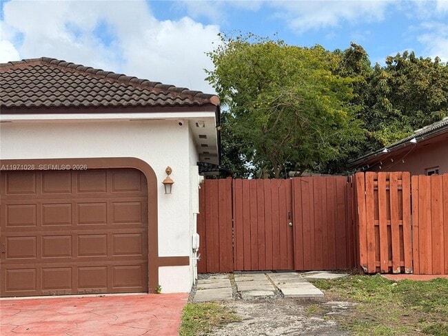 18255 SW 145th Ave, Unit Back in Miami, FL - Building Photo - Building Photo