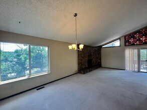 180 Dolomite Dr in Colorado Springs, CO - Foto de edificio - Building Photo
