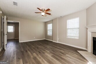 726 Glenshire Ct in Riverdale, GA - Building Photo - Building Photo