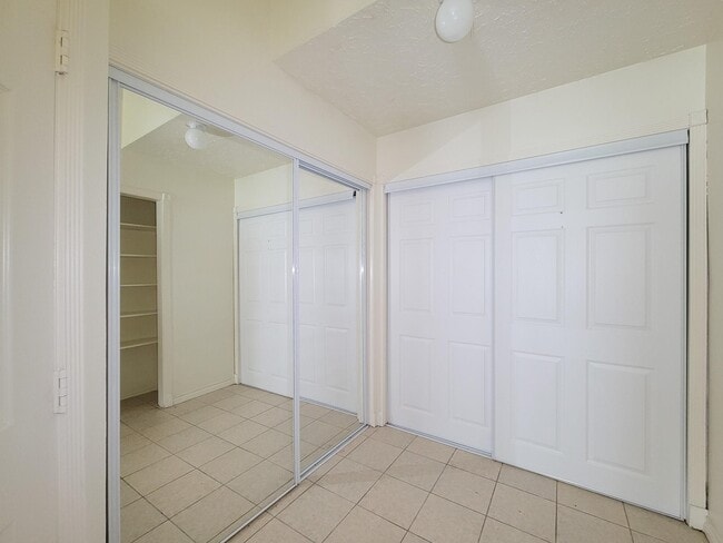 property at 2118 Creekshire Dr