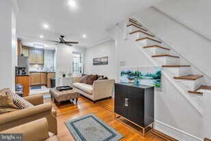 1830 Manning St in Philadelphia, PA - Building Photo