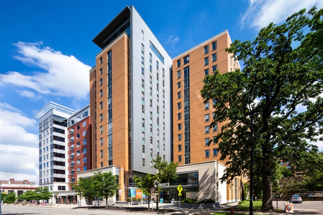The Varsity(MI) in Ann Arbor, MI - Foto de edificio - Building Photo