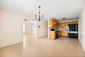 11 Jay Ave in McAllen, TX - Building Photo - Building Photo