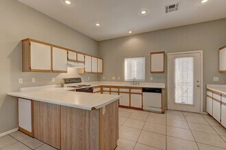 1635 Marion Bennet Dr in Las Vegas, NV - Building Photo - Building Photo