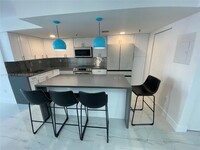 7832 Collins Ave, Unit 201 in Miami, FL - Building Photo - Building Photo