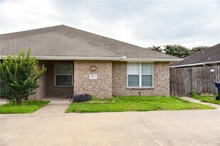 3815 Oldenburg Ln in College Station, TX - Building Photo