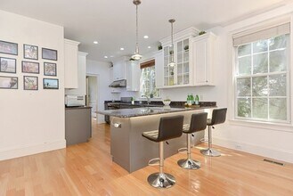 10 Lupine Rd in Natick, MA - Building Photo - Building Photo