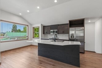 902 E Bancroft Ave in Coeur d'Alene, ID - Building Photo - Building Photo