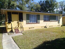 5223 Polan Ln in Jacksonville, FL - Building Photo
