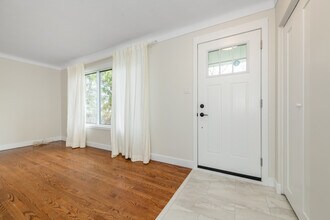 9 Kirkstall Av in Ottawa, ON - Building Photo - Building Photo