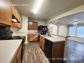 5402 Tomas Cir. in San Antonio, TX - Building Photo - Building Photo