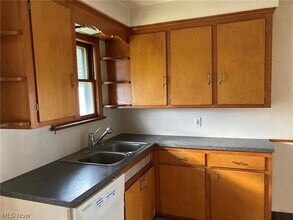 364 E 330th St in Willowick, OH - Building Photo - Building Photo