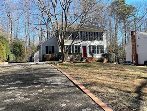 1954 Celia Crescent in Richmond, VA - Building Photo - Building Photo