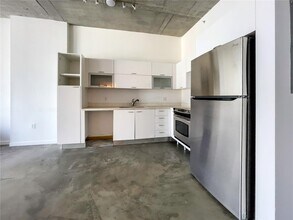 133 NE 2nd Ave, Unit 2105 in Miami, FL - Building Photo - Building Photo