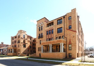 Coronado Square in Detroit, MI - Building Photo - Building Photo