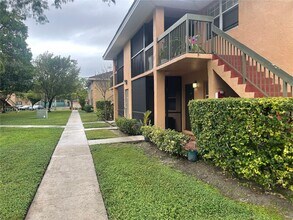 748 NW 103rd Terrace in Pembroke Pines, FL - Building Photo - Building Photo