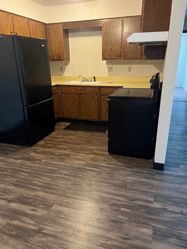 1107 Koch St Apartments and Nearby Pekin Apartments For Rent Pekin, IL