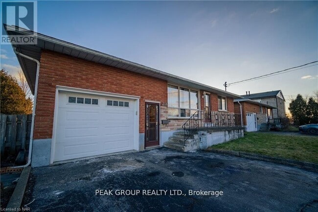 248 Bertie St in Fort Erie, ON - Building Photo - Building Photo